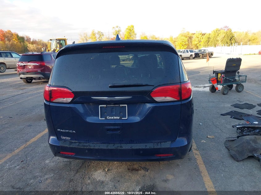 2017 Chrysler Pacifica Lx VIN: 2C4RC1CGXHR513707 Lot: 43555220