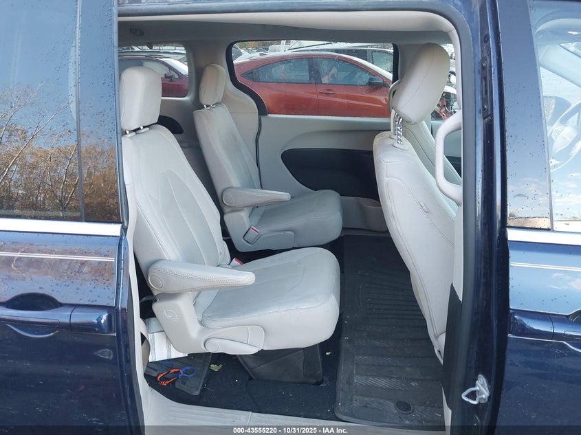 2017 Chrysler Pacifica Lx VIN: 2C4RC1CGXHR513707 Lot: 43555220