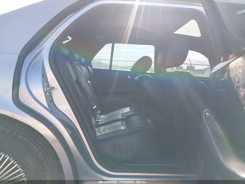 2007 Cadillac Dts Performance VIN: 1G6KD57917U220090 Lot: 43555222