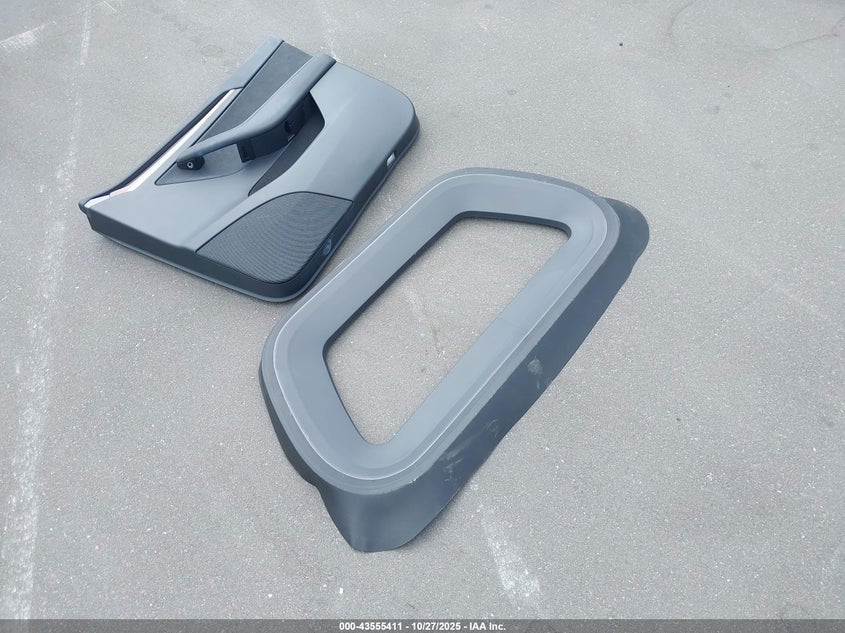 2024 Tesla Model Y Performance Dual Motor All-Wheel Drive VIN: 7SAYGDEF0RF037408 Lot: 43555411