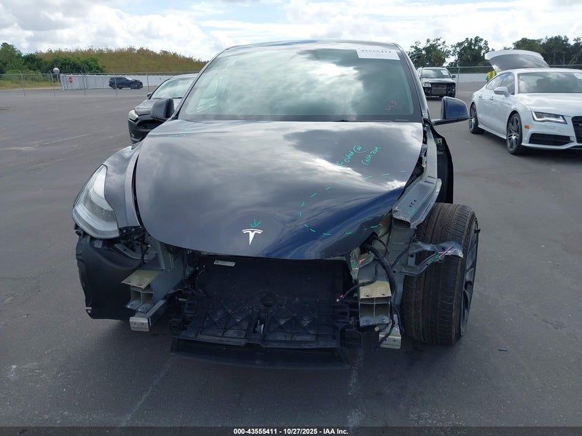 2024 Tesla Model Y Performance Dual Motor All-Wheel Drive VIN: 7SAYGDEF0RF037408 Lot: 43555411
