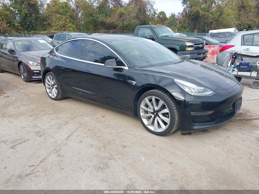 TESLA MODEL 3 LONG RANGE/PERFORMANCE