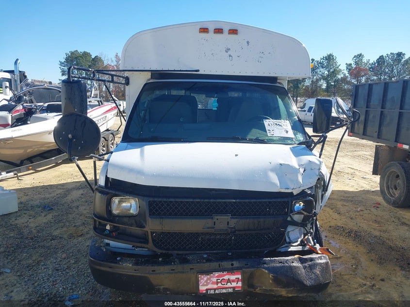 2007 Chevrolet Express Cutaway Work Van VIN: 1GBHG31V271248222 Lot: 43555664