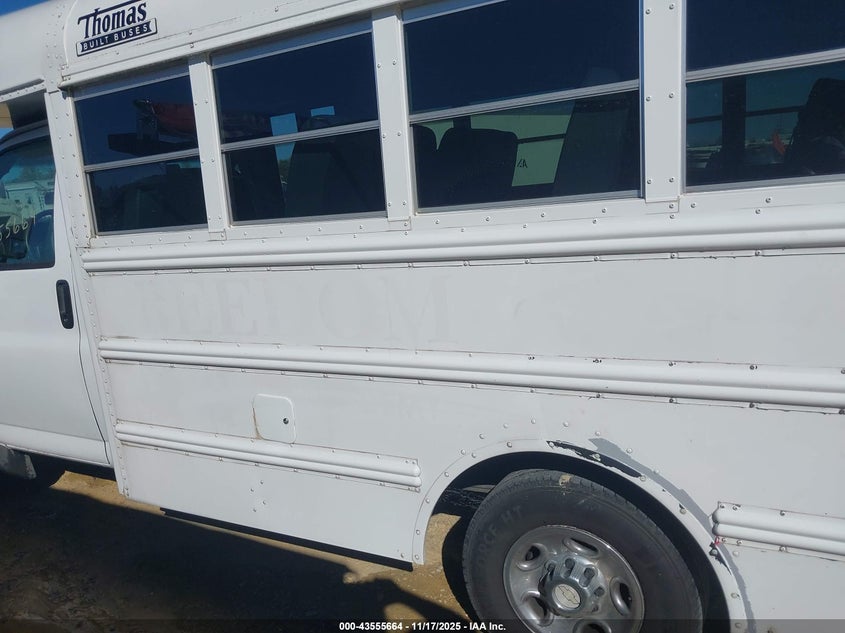 2007 Chevrolet Express Cutaway Work Van VIN: 1GBHG31V271248222 Lot: 43555664