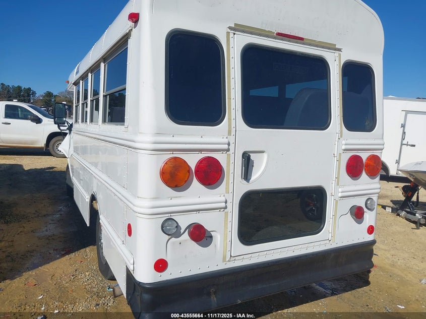 2007 Chevrolet Express Cutaway Work Van VIN: 1GBHG31V271248222 Lot: 43555664