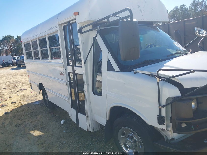 2007 Chevrolet Express Cutaway Work Van VIN: 1GBHG31V271248222 Lot: 43555664