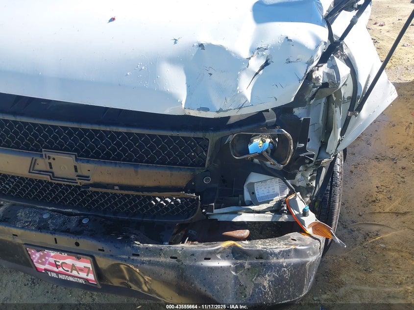 2007 Chevrolet Express Cutaway Work Van VIN: 1GBHG31V271248222 Lot: 43555664