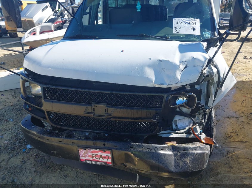 2007 Chevrolet Express Cutaway Work Van VIN: 1GBHG31V271248222 Lot: 43555664