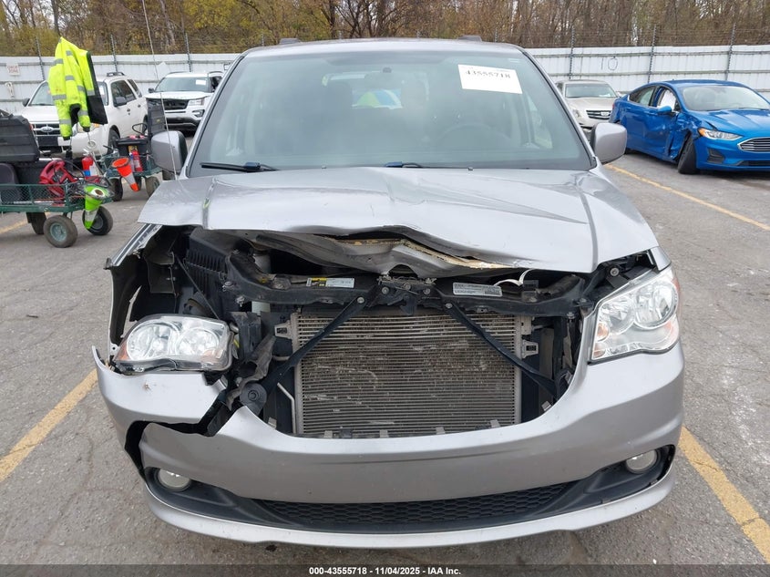 2018 Dodge Grand Caravan Sxt VIN: 2C4RDGCG1JR216105 Lot: 43555718