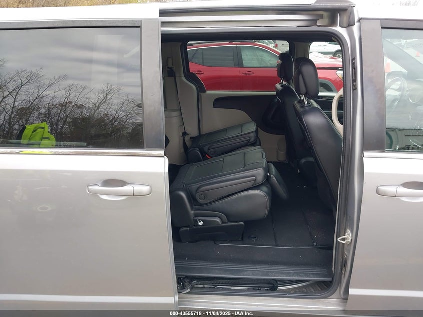 2018 Dodge Grand Caravan Sxt VIN: 2C4RDGCG1JR216105 Lot: 43555718