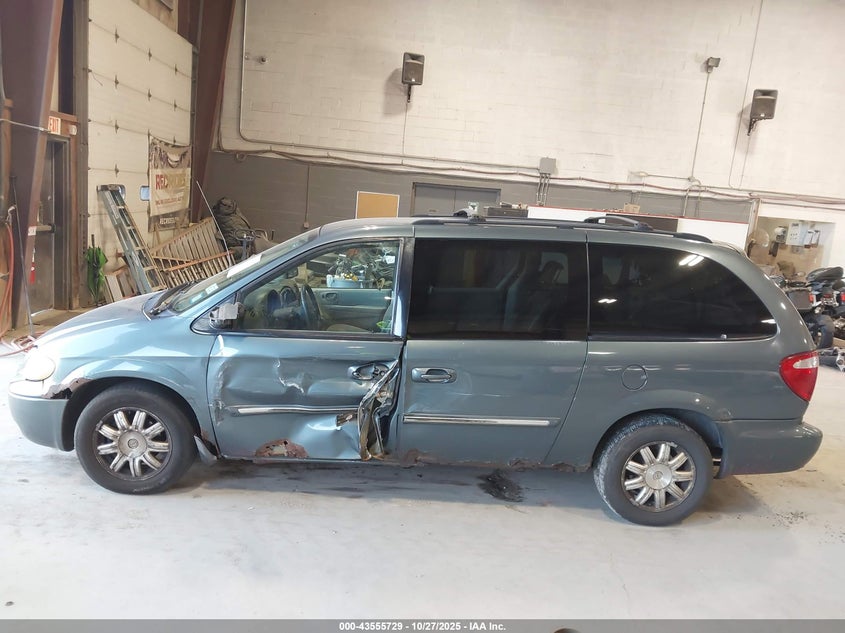 2006 Chrysler Town & Country Touring VIN: 2A4GP54L46R795610 Lot: 43555729