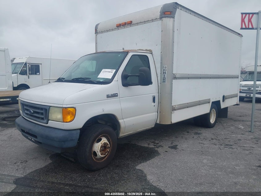 2006 Ford E-350 Cutaway white other gasoline 1FDSE35L36HB21982 photo #3
