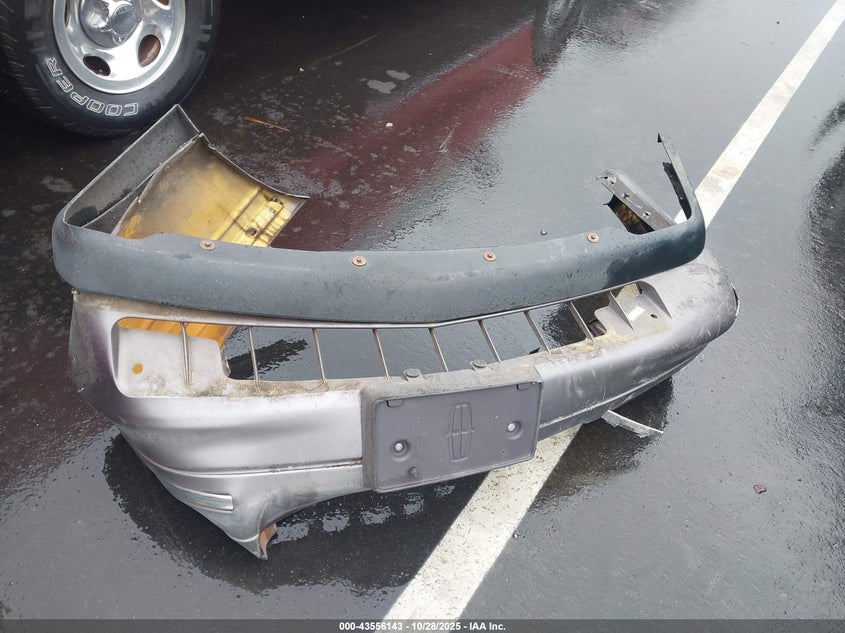 1995 Lincoln Town Car Signature/Spinnaker VIN: 1LNLM82W4SY754004 Lot: 43556143