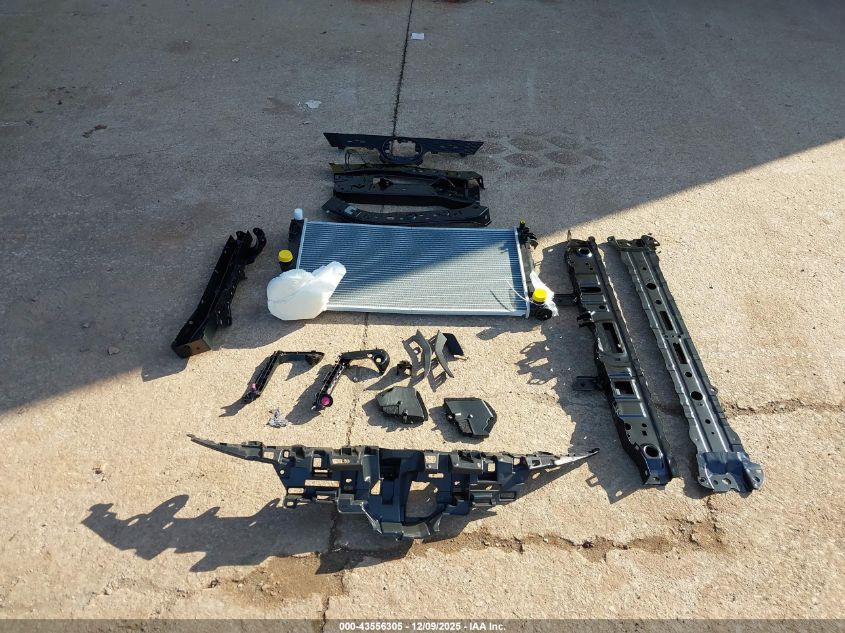 2020 Toyota Corolla Le VIN: 5YFEPRAE4LP074824 Lot: 43556305