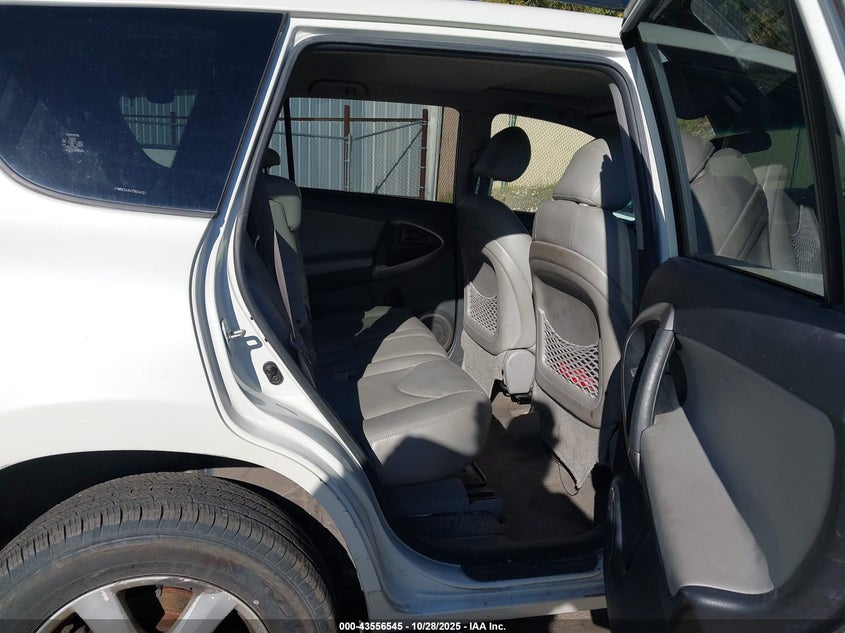 2007 Toyota Rav4 Limited V6 VIN: JTMBK34VX75034227 Lot: 43556545