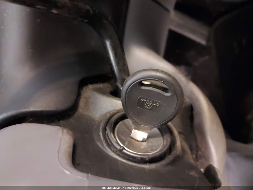 2000 Dodge Caravan VIN: 2B4GP25G5YR774609 Lot: 43556549