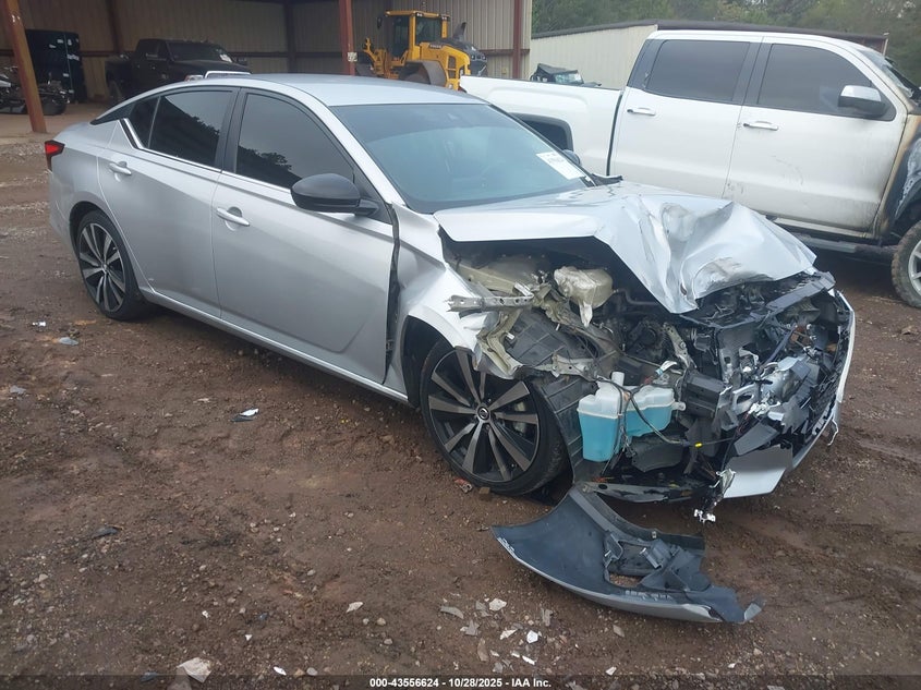 NISSAN ALTIMA SR FWD