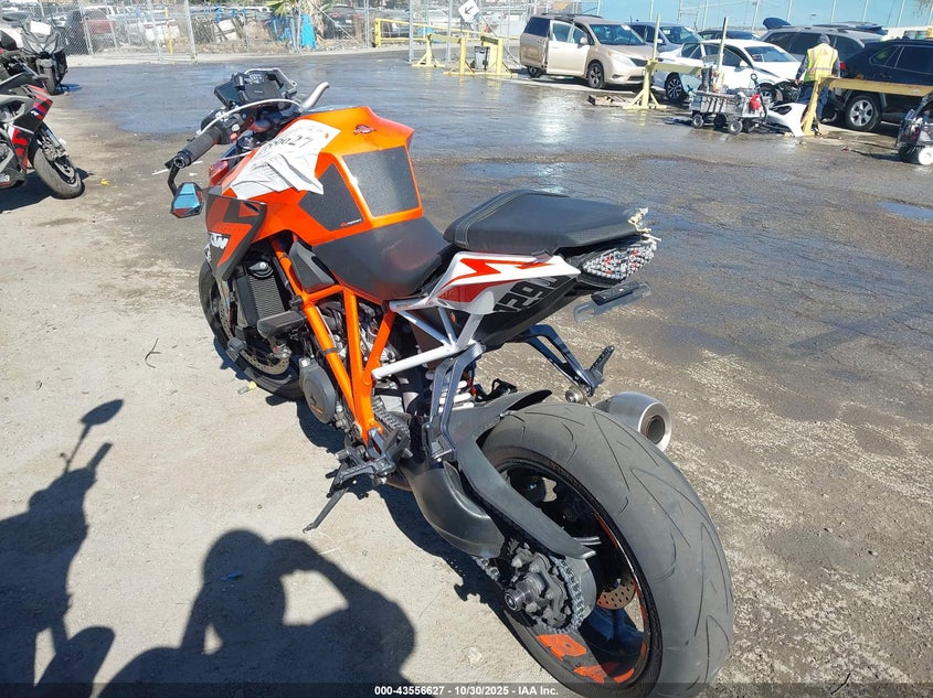 VBKV39401GM937209 2016 KTM  photo no. 3