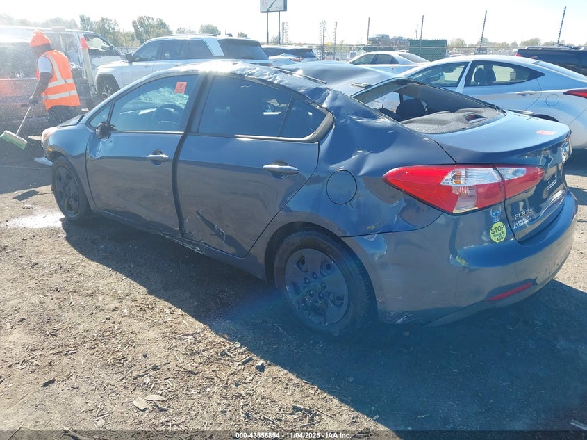 2016 KIA FORTE auction photo 3