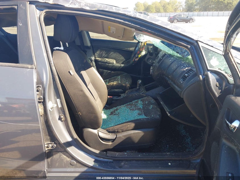 2016 KIA FORTE auction photo 5