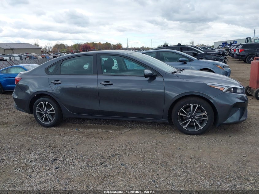 2023 Kia Forte Lxs VIN: 3KPF24AD1PE589865 Lot: 43556868