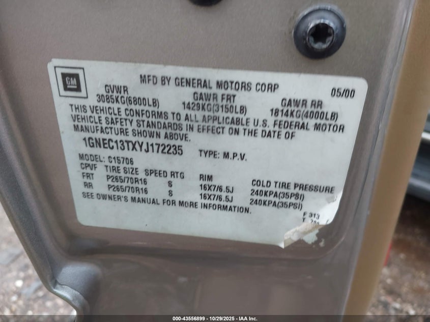 2000 Chevrolet Tahoe C1500 VIN: 1GNEC13TXYJ172235 Lot: 43556899