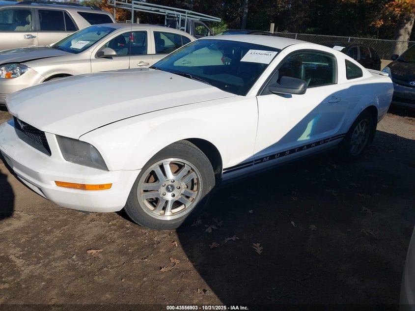 1ZVFT80N475351354 2007 FORD MUSTANG photo no. 2