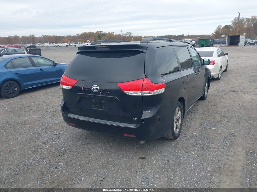 5TDKK3DC7ES457885 2014 TOYOTA SIENNA photo no. 4
