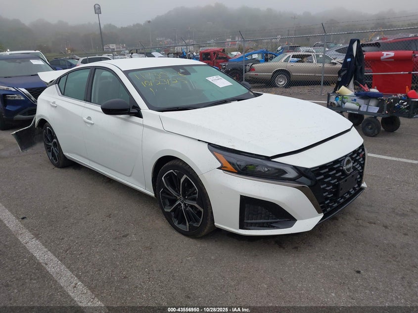 NISSAN ALTIMA SR FWD