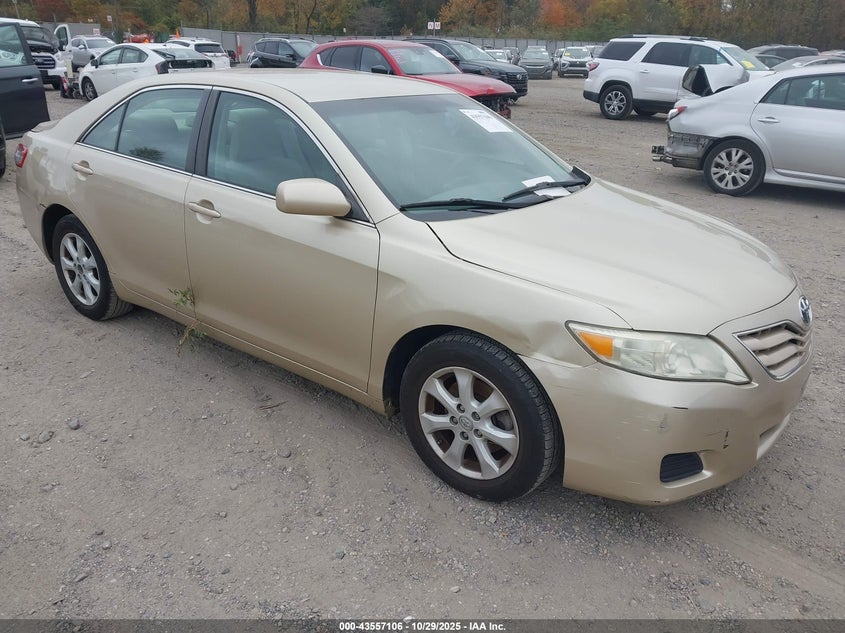 TOYOTA CAMRY LE
