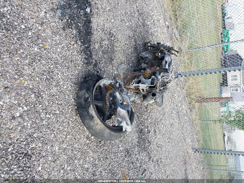 2007 Yamaha Yzfr6 L VIN: JYARJ12E37A014137 Lot: 43557129