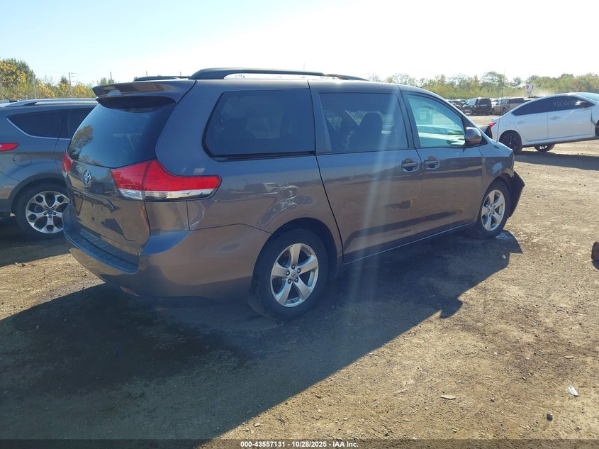 5TDKK3DC2DS351133 2013 TOYOTA SIENNA photo no. 4