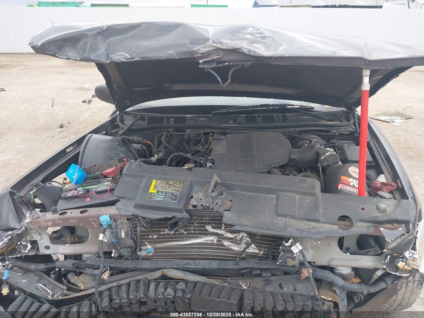 2004 Ford Crown Victoria Lx VIN: 2FAHP74W74X156121 Lot: 43557256