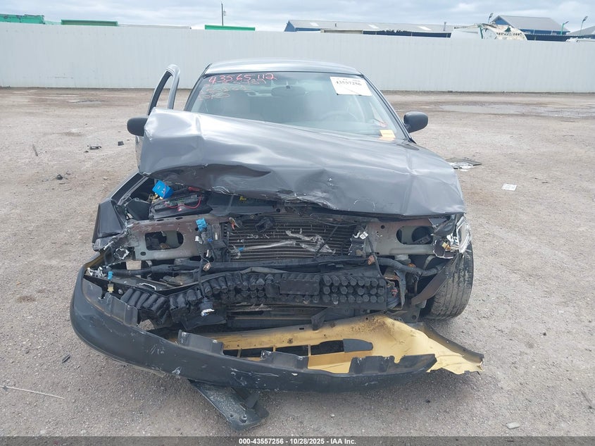 2004 Ford Crown Victoria Lx VIN: 2FAHP74W74X156121 Lot: 43557256