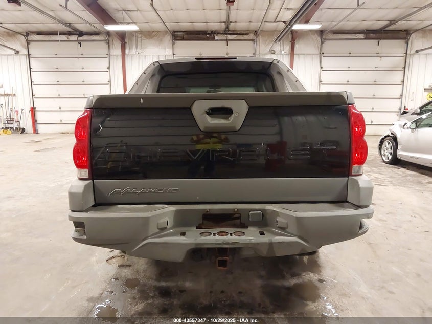 2002 Chevrolet Avalanche 1500 VIN: 3GNEK13T62G108706 Lot: 43557347
