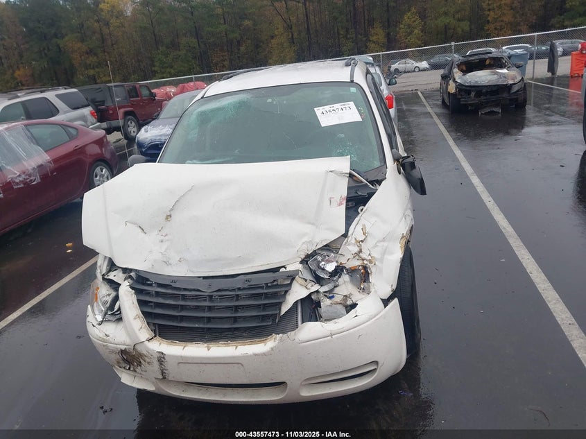 2005 Chrysler Town & Country Lx VIN: 2C4GP44R65R401642 Lot: 43557473