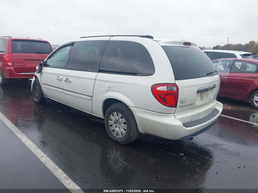 2C4GP44R65R401642 2005 CHRYSLER TOWN & COUNTRY photo no. 3