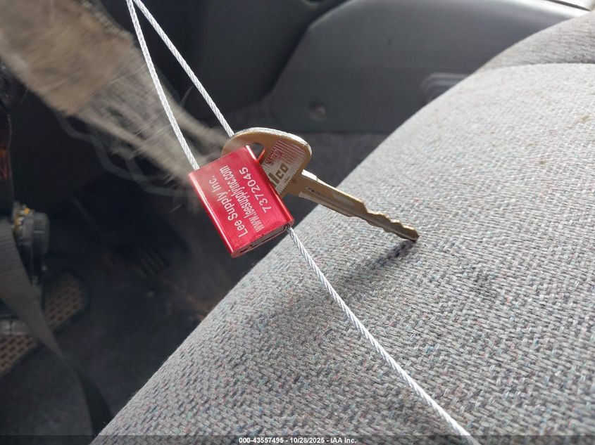 2003 Chevrolet Tracker Hard Top Base VIN: 2CNBJ13C336943735 Lot: 43557495