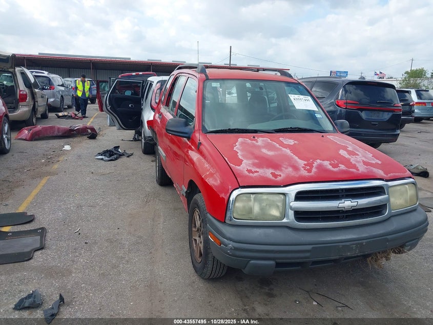 2CNBJ13C336943735 2003 Chevrolet Tracker Hard Top Base auction photo 1