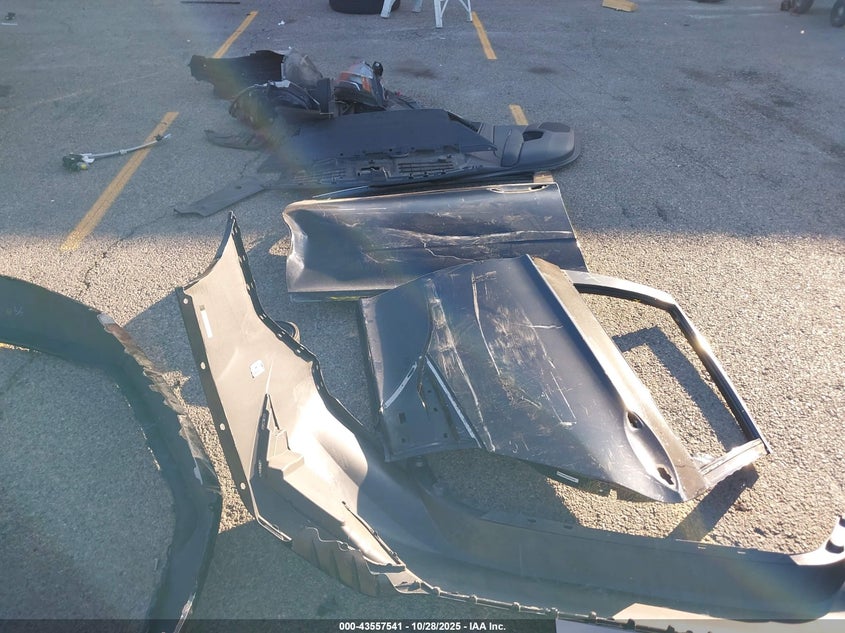 2018 Honda Clarity Plug-In Hybrid VIN: JHMZC5F17JC021082 Lot: 43557541