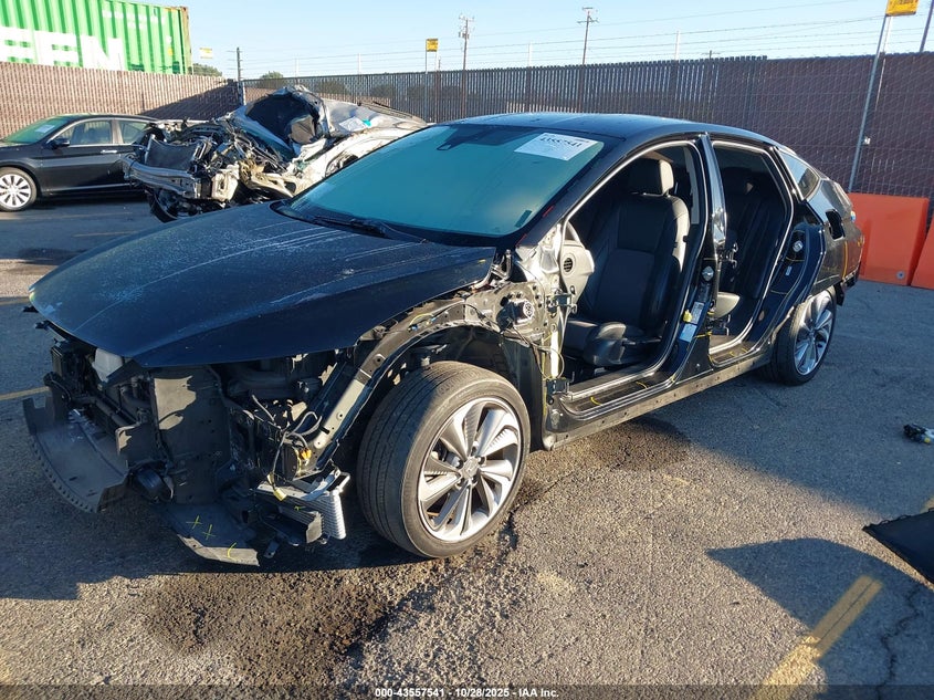 JHMZC5F17JC021082 2018 HONDA CLARITY photo no. 2