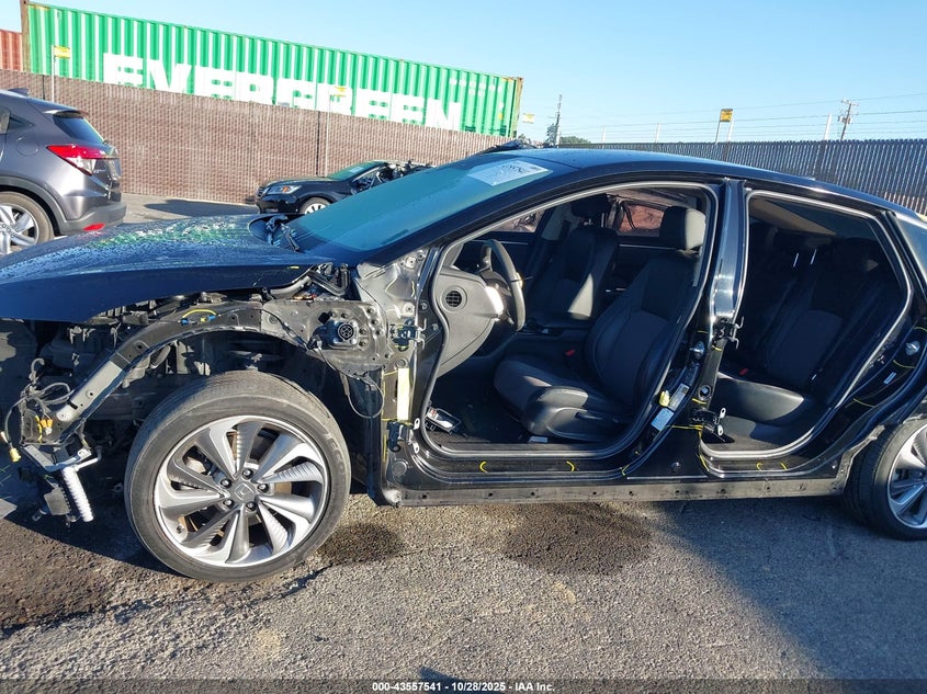 2018 Honda Clarity Plug-In Hybrid VIN: JHMZC5F17JC021082 Lot: 43557541