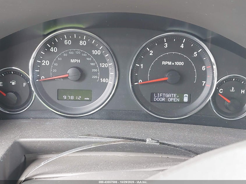 2008 Jeep Commander Sport VIN: 1J8HH48K38C141897 Lot: 43557586