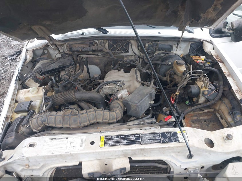 2001 Mazda B3000 Ds/Se VIN: 4F4YR16U91TM15236 Lot: 43557809