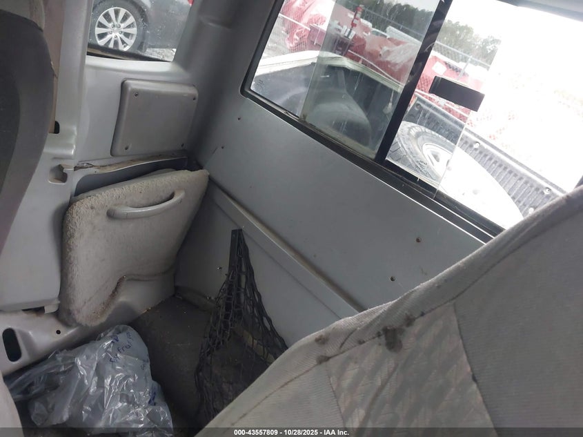 2001 Mazda B3000 Ds/Se VIN: 4F4YR16U91TM15236 Lot: 43557809