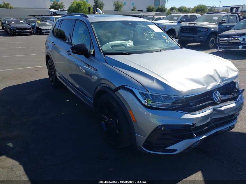 VOLKSWAGEN TIGUAN 2.0T SE R-LINE BLACK