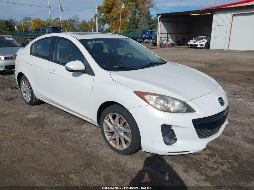 MAZDA 3 S GRAND TOURING