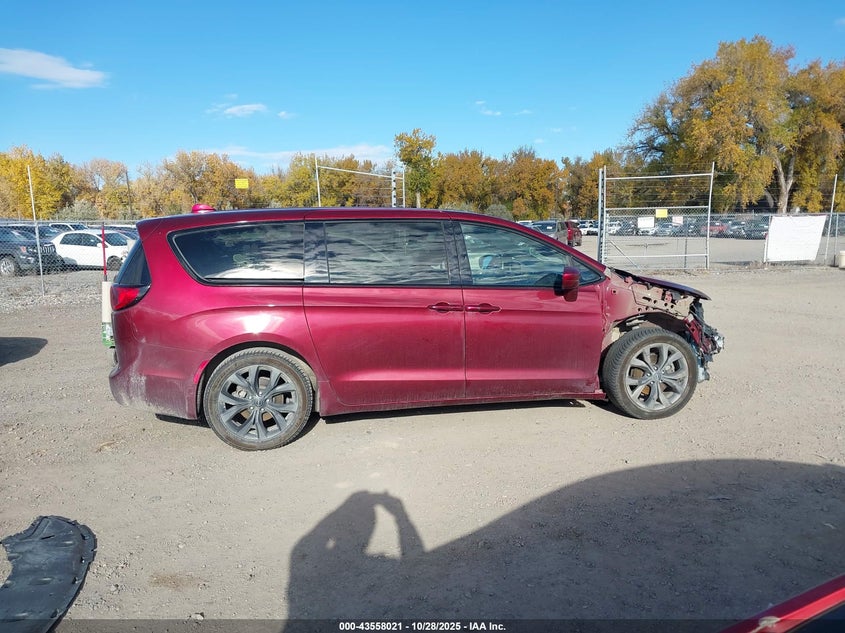 2020 Chrysler Pacifica Touring VIN: 2C4RC1FG0LR116365 Lot: 43558021