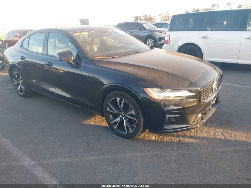 2024 VOLVO S60 B5 CORE DARK THEME - 7JRL12FKXRG326683