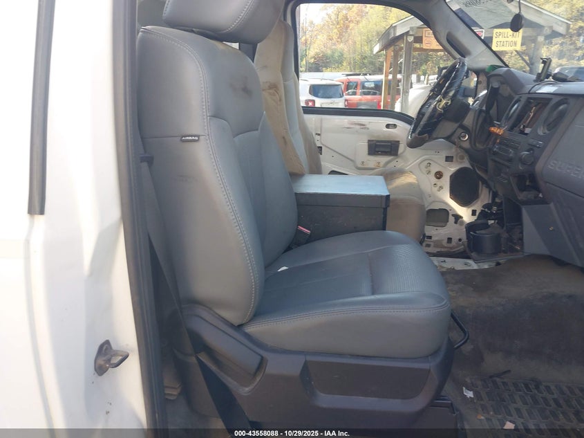 2008 Ford F-450 Chassis Xl/Xlt VIN: 1FDXF46Y88EE56128 Lot: 43558088